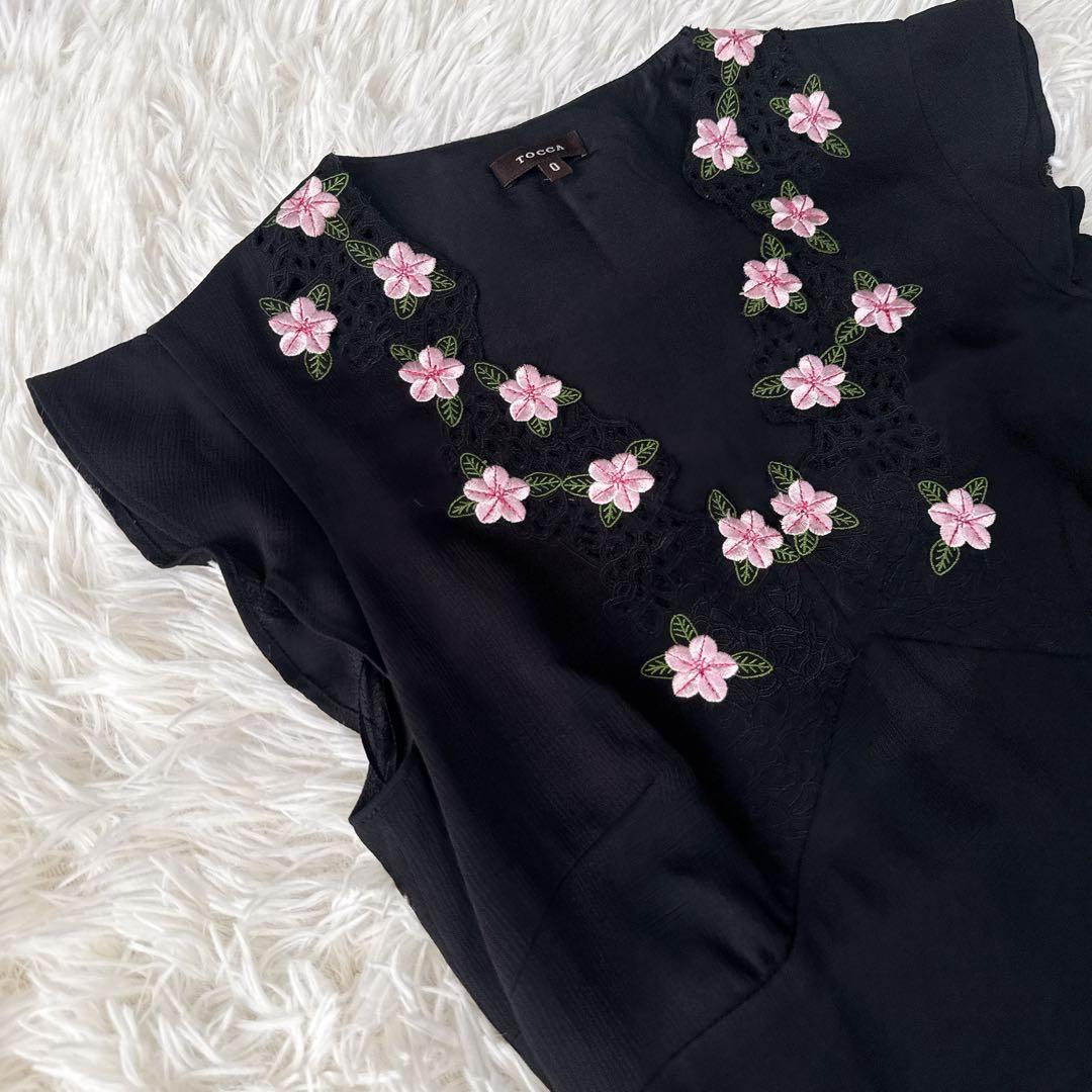 美品 トッカ シルク100% ワンピース 花柄刺繍 カットワーク ブラック 0