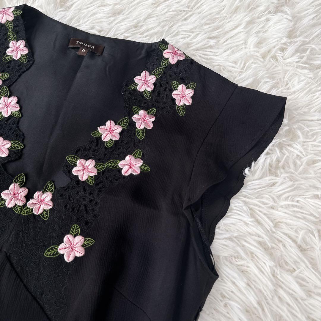 美品 トッカ シルク100% ワンピース 花柄刺繍 カットワーク ブラック 0