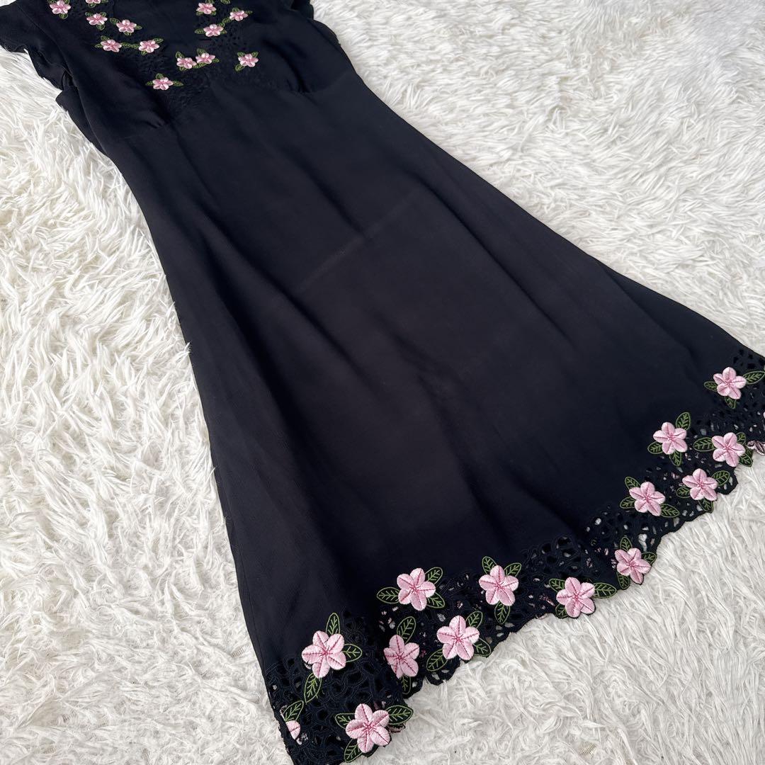 美品 トッカ シルク100% ワンピース 花柄刺繍 カットワーク ブラック 0