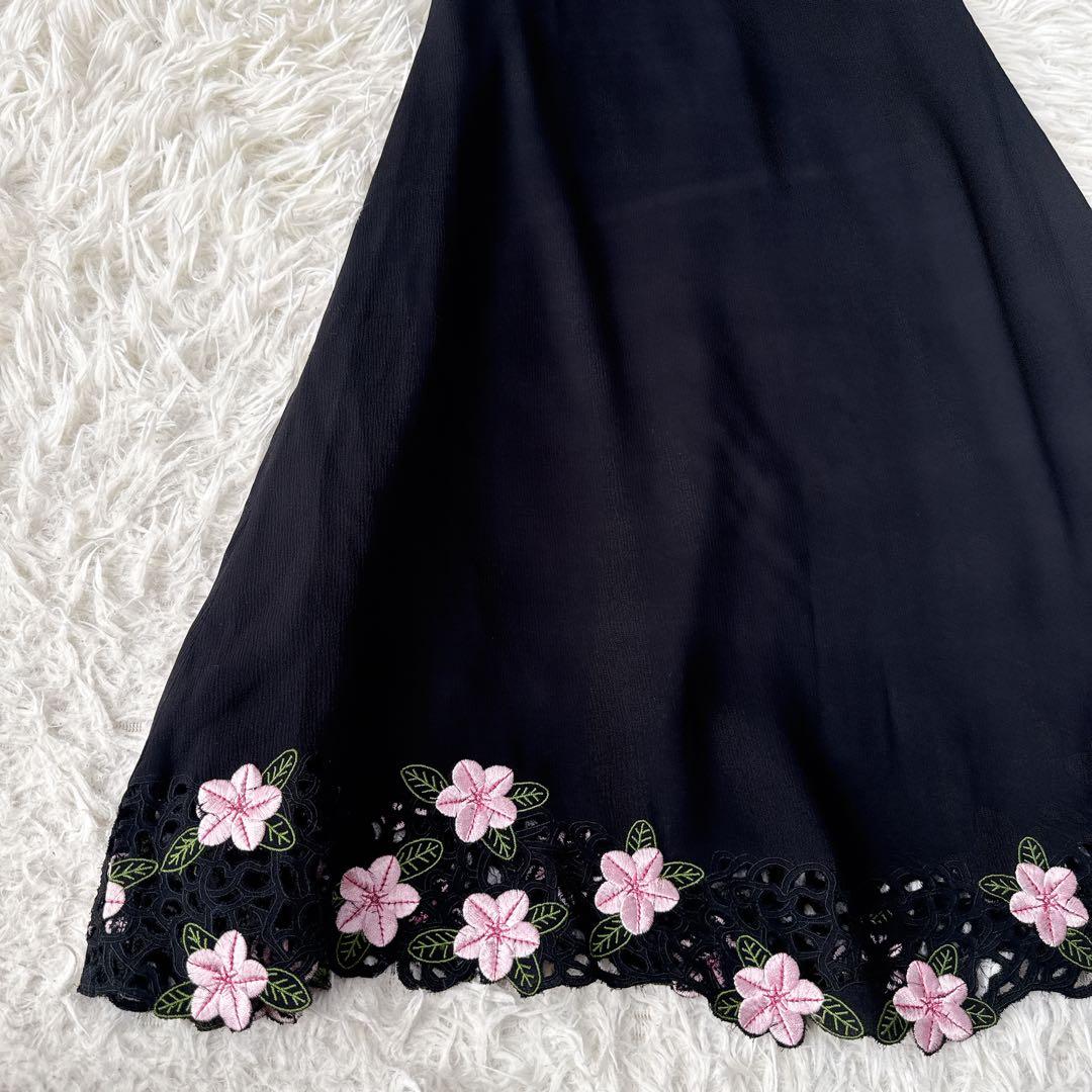 美品 トッカ シルク100% ワンピース 花柄刺繍 カットワーク ブラック 0
