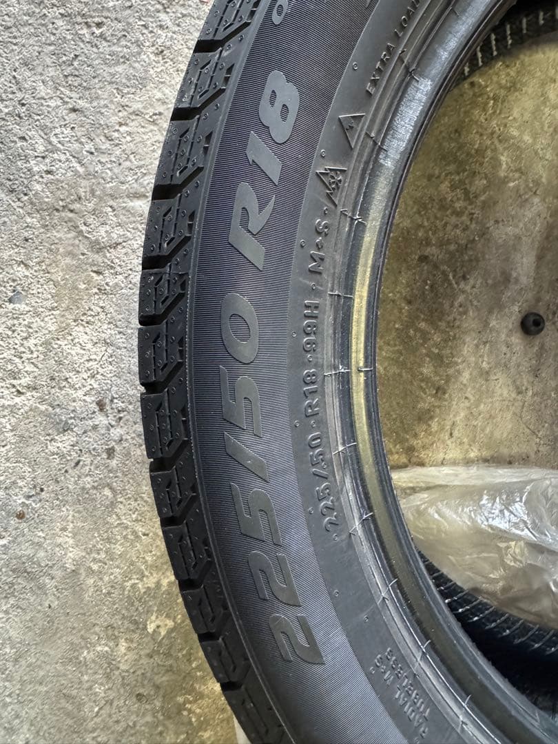 Pirelli スタッドレスタイヤ 225/50 R18