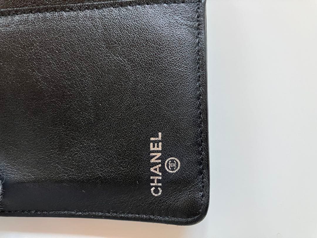 CHANEL【シャネル】キャビアスキン二つ折り財布
