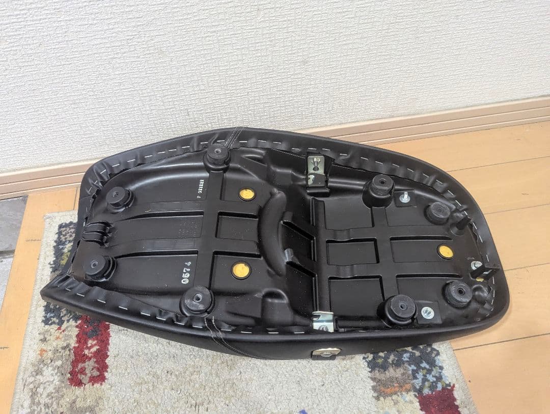 Z900RS ハイシート　中古美品　即日発送可能