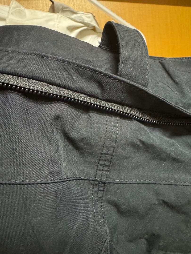 定価9万円『GORE-TEX』スノーボードウェア上下セット VOLCOM 白&黒