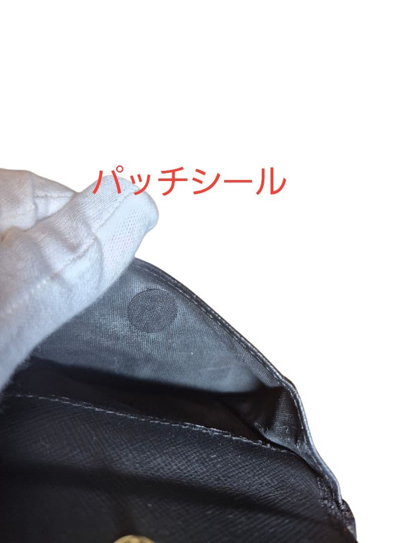 ＰＲＡＤＡ　プラダ　サフィアーノ　二つ折り財布 w