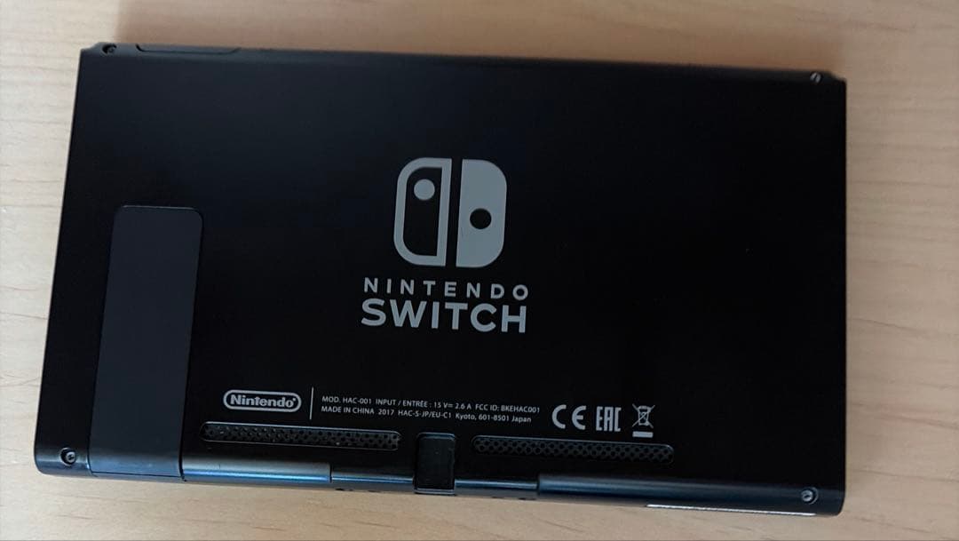 ニンテンドースイッチ　本体および付属品