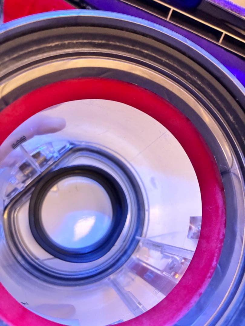 Dyson SV12コードレスクリーナー ダイソン　バッテリー無し