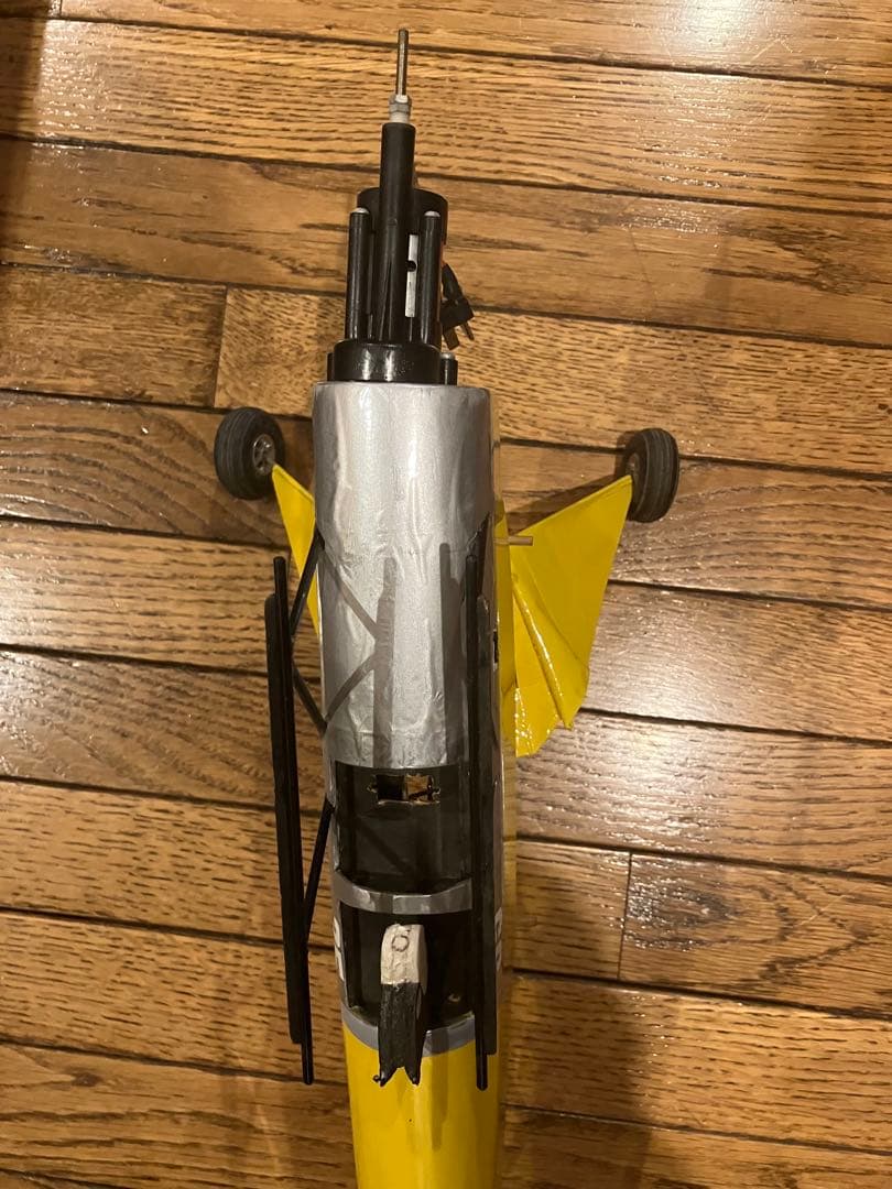 スクラッチビルドの複葉機 ラジコン 飛行機