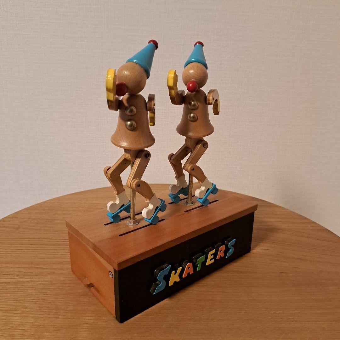 サンキョー　木製からくりオルゴール　スケーターワルツ