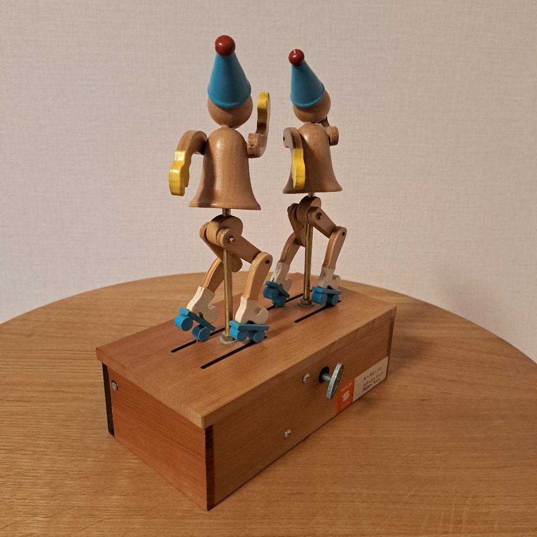 サンキョー　木製からくりオルゴール　スケーターワルツ