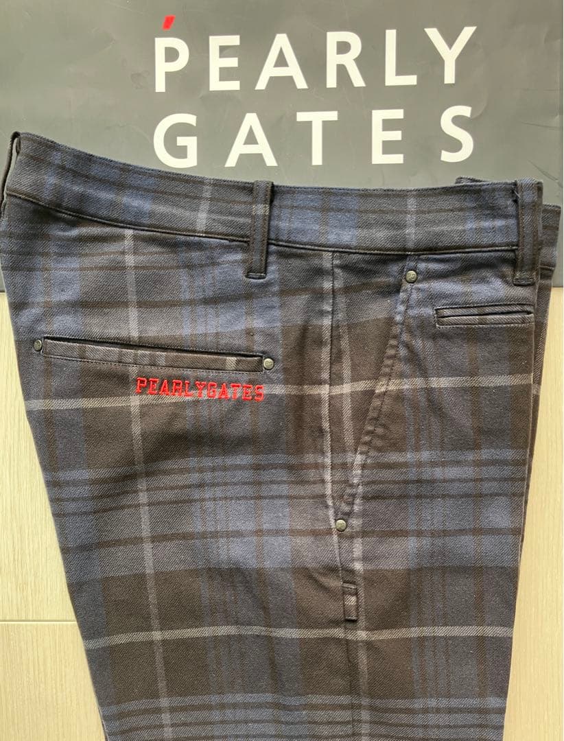 PEARLY GATES チェック柄の厚手パンツ ネイビー系. サイズ5