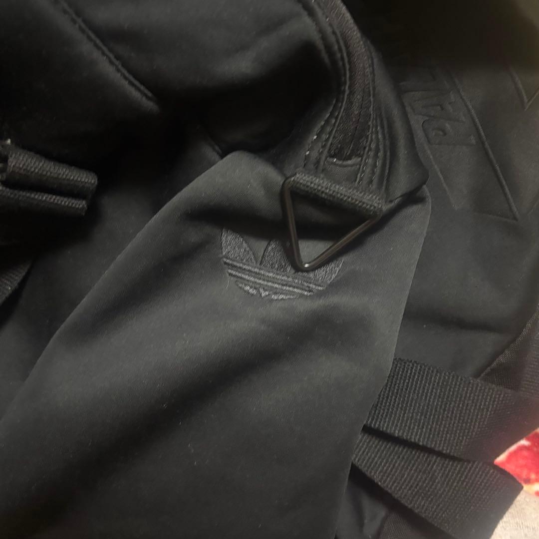 palace adidas コラボ　ボストンバック
