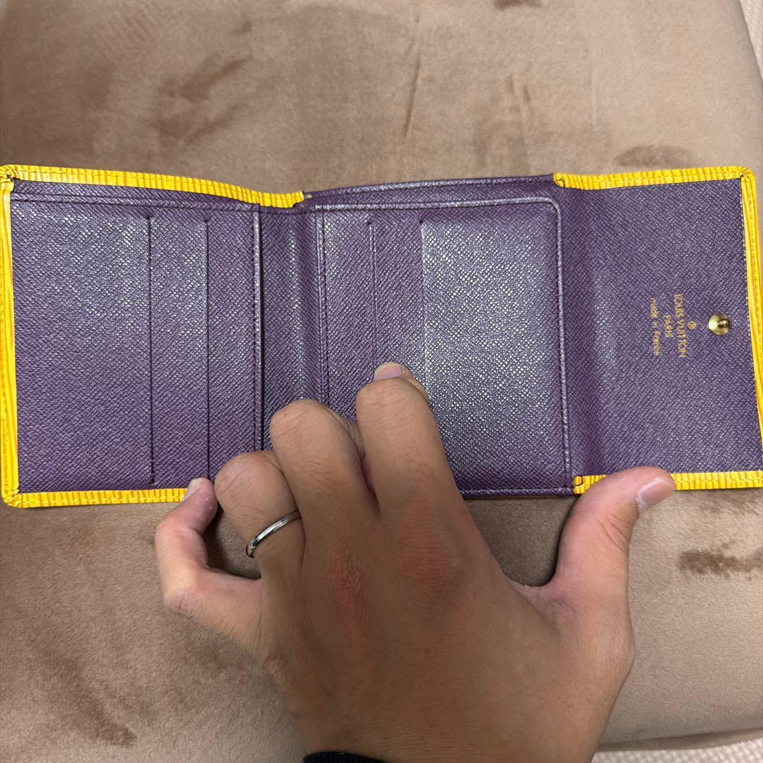 【レア】Louis Vuitton エピ 二つ折り財布
