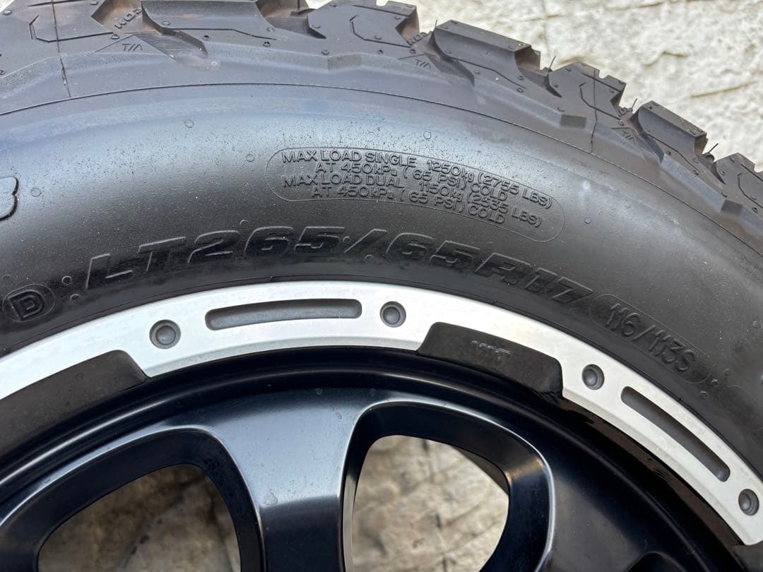 タイヤ・ホイール BFGoodrich All-Terrain T/A LT265/65R17