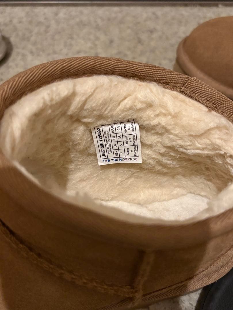 UGG 国内正規品　ムートンブーツ　数回着用のみ　即発送