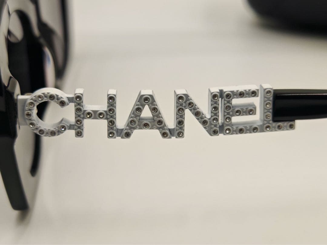 【ベア】CHANEL サングラス ブラック キャットアイ ココマーク