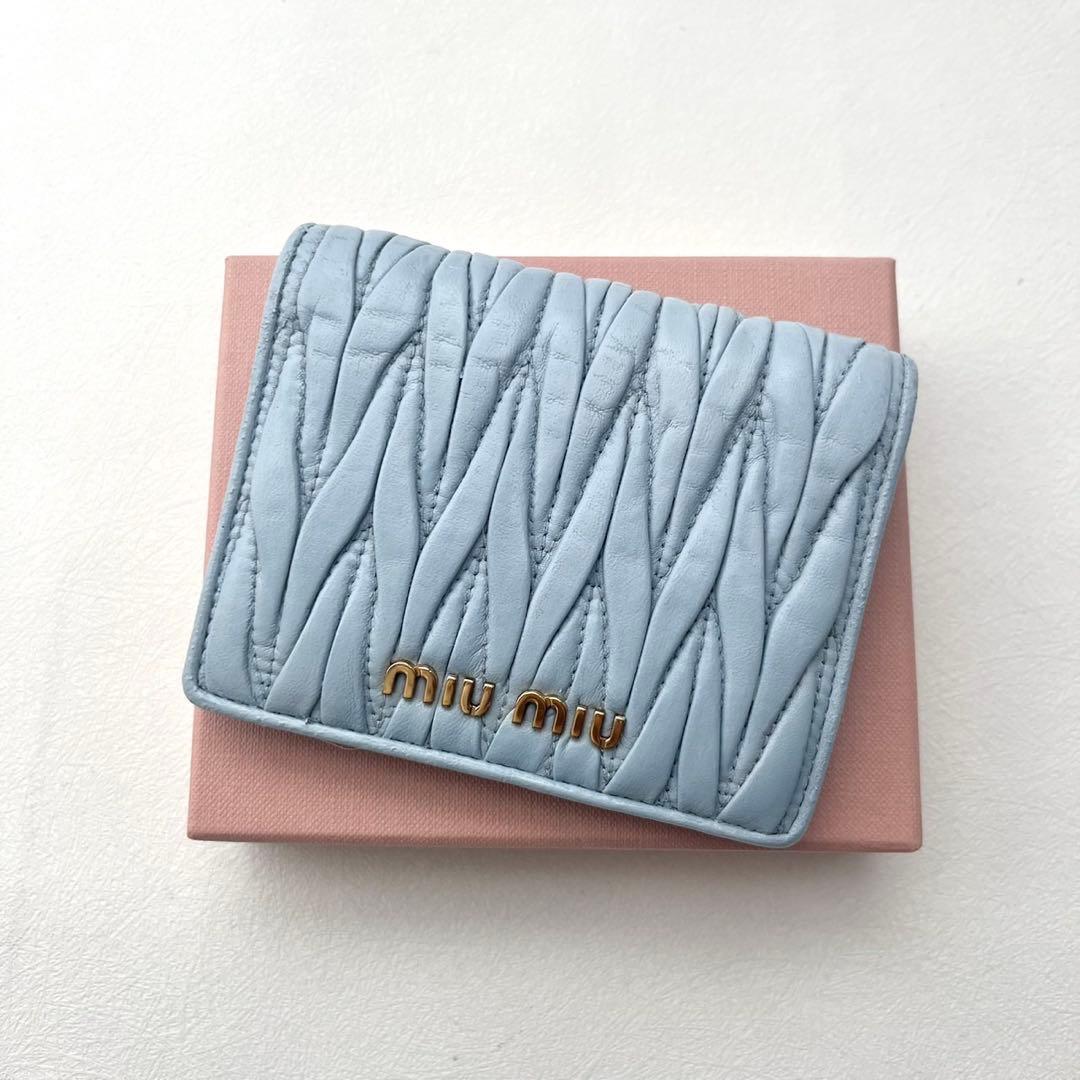 miu miu ミュウミュウ マテラッセ 二つ折り財布 付属品完備　0222-②