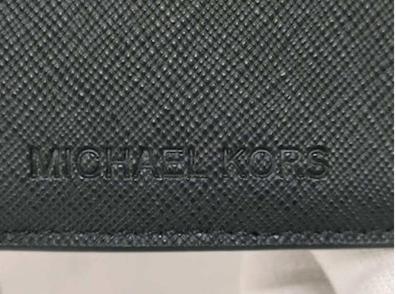 美品 マイケルコース 二つ折り財布 MKシグネチャー ブラック 黒 コンパクト