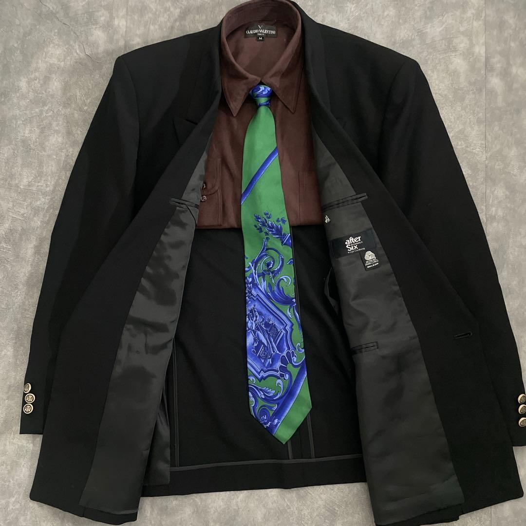 極上ウール ダブルブレストスーツ × GIANNI VERUSACEネクタイ
