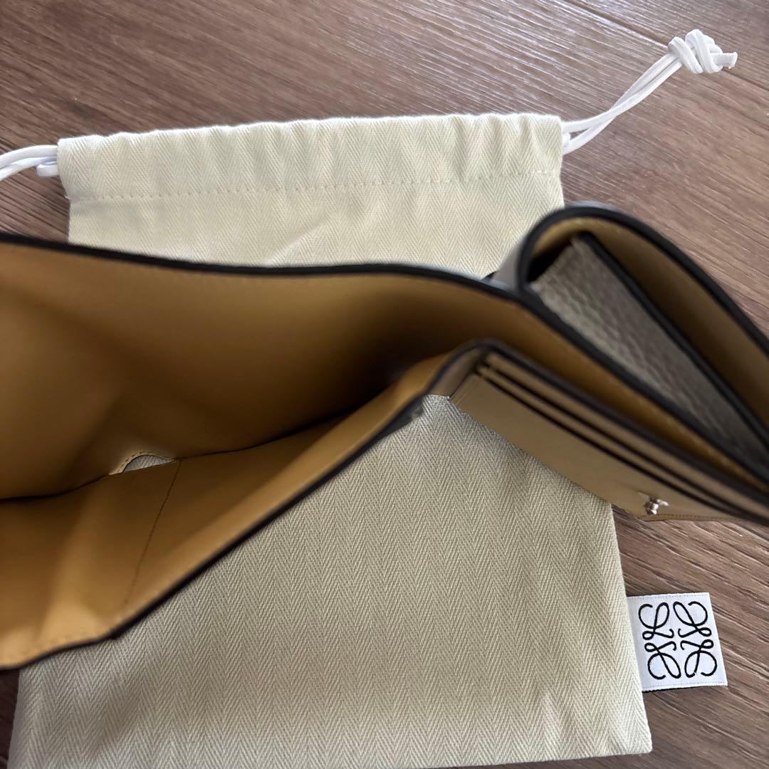 LOEWE トライフォールド ウォレット　ソフトグレインカーフ