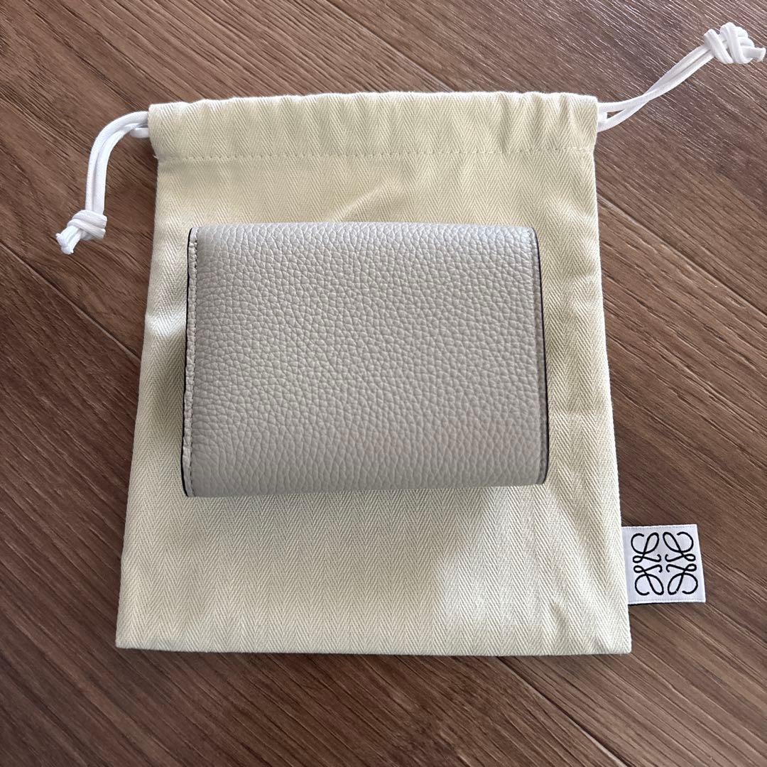 LOEWE トライフォールド ウォレット　ソフトグレインカーフ