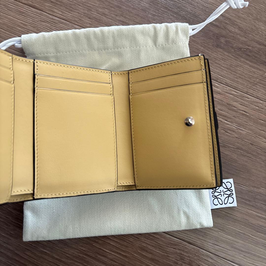 LOEWE トライフォールド ウォレット　ソフトグレインカーフ