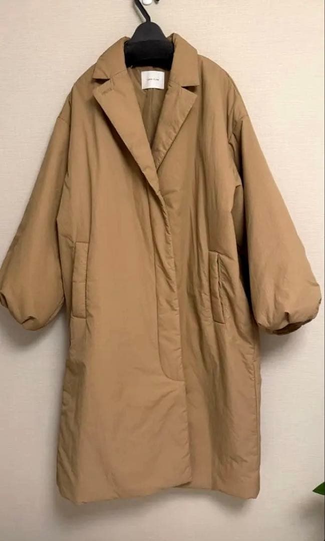 CASA FLINE 6.5万円 撥水リサイクルナイロン中綿コート　ベージュ