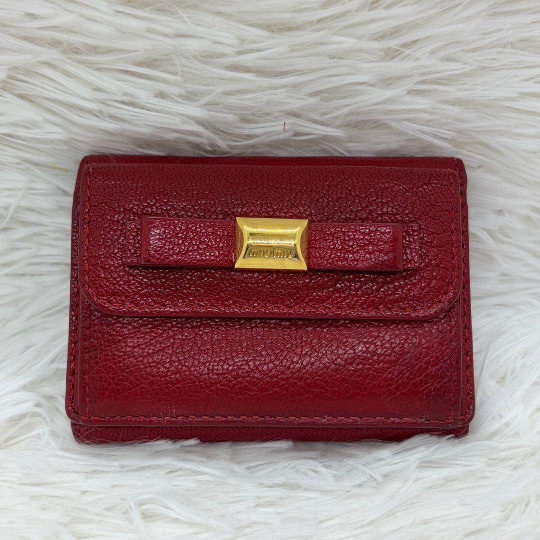 希少/美品✨️ミュウミュウ　三つ折り財布　レザー リボン ゴールド金具 レッド