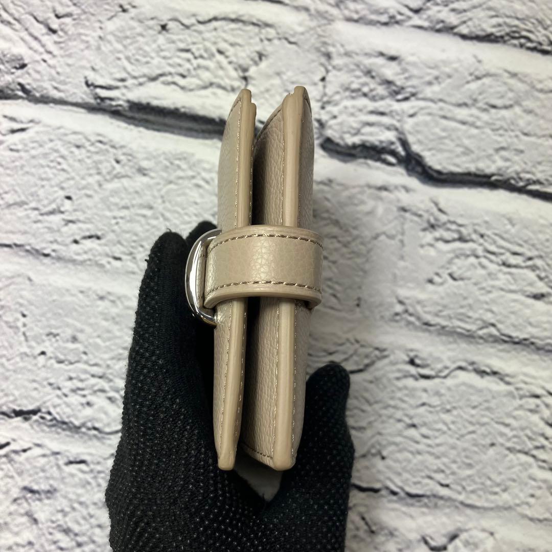 ほぼ新品✨VASIC ヴァジック シボ革 レザー グレージュ 二つ折り財布
