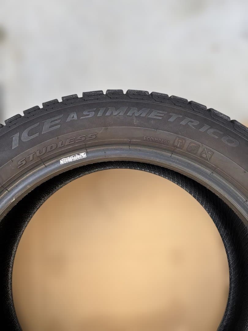クルミスタッドレスタイヤ235/50R18 2本セット5部山20