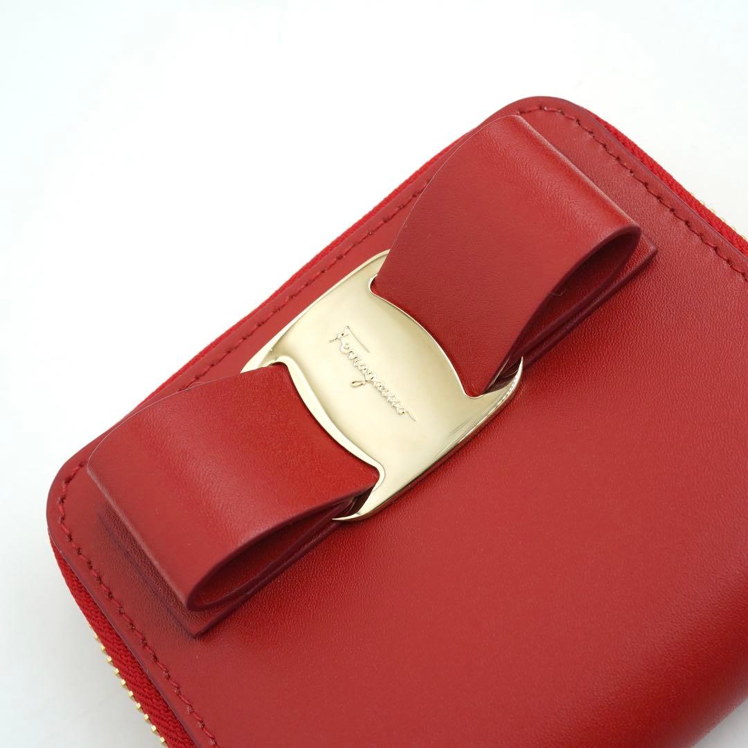 ✨新品未使用・箱付き✨　Ferragamo ミニ財布　ヴァラリボン　バイカラー