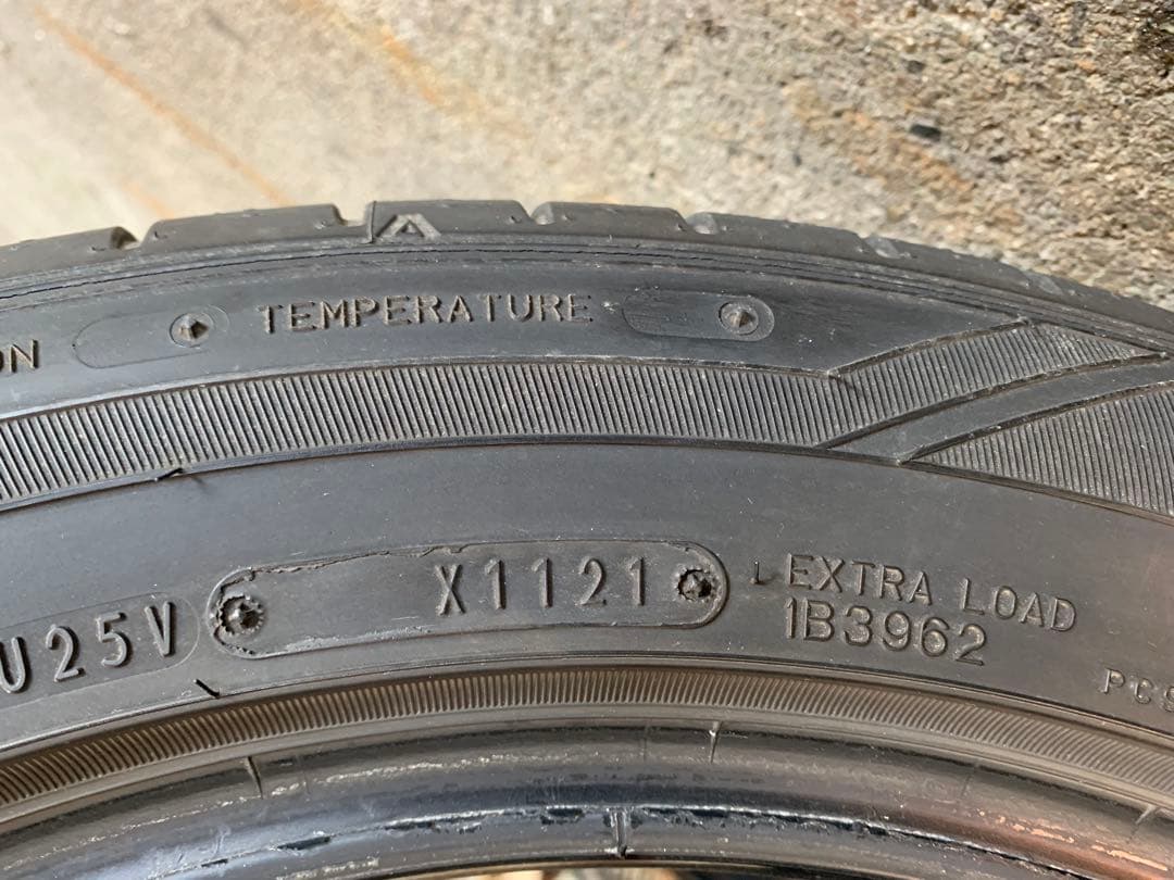 【チョコさん専用】　 FALKEN 235/50R18 タイヤ 4本セット