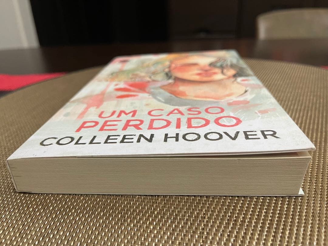 洋書 Um Caso Perdido Colleen Hoover
