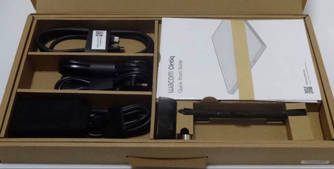 智*様 Wacom Cintiq 24 2025年製　DTK246K4C