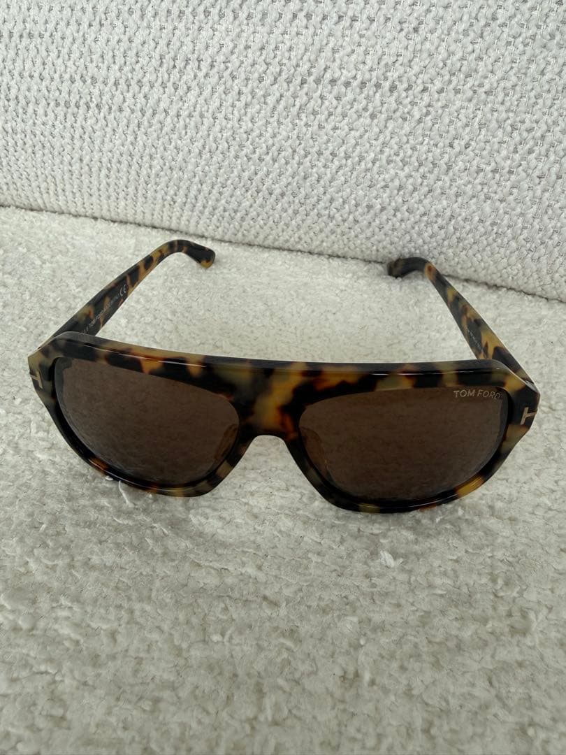 TOM FORD トータスシェル サングラス ケース付き