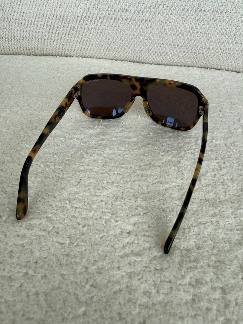TOM FORD トータスシェル サングラス ケース付き