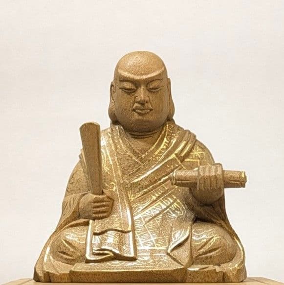 【さらに値下げ・新品】 日蓮聖人　金泥　上彫　総高さ約23.5㎝　楠　日蓮宗
