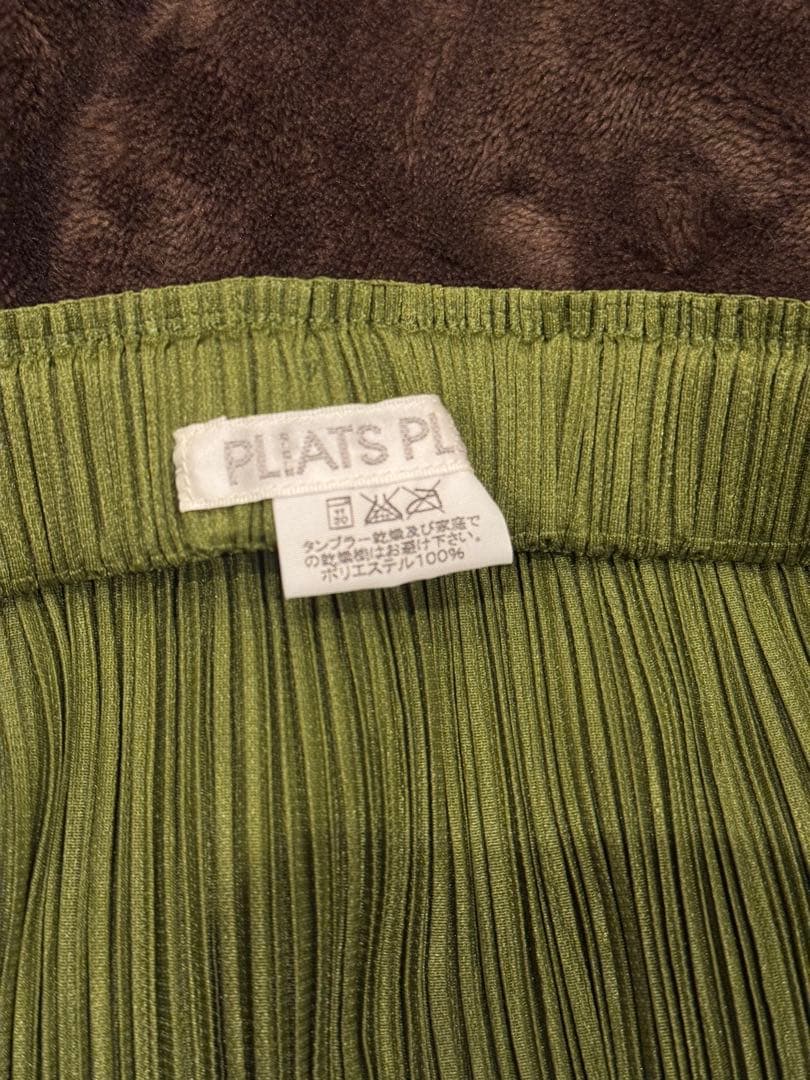 PLEATS PLEASEグリーン スカートサイズ2