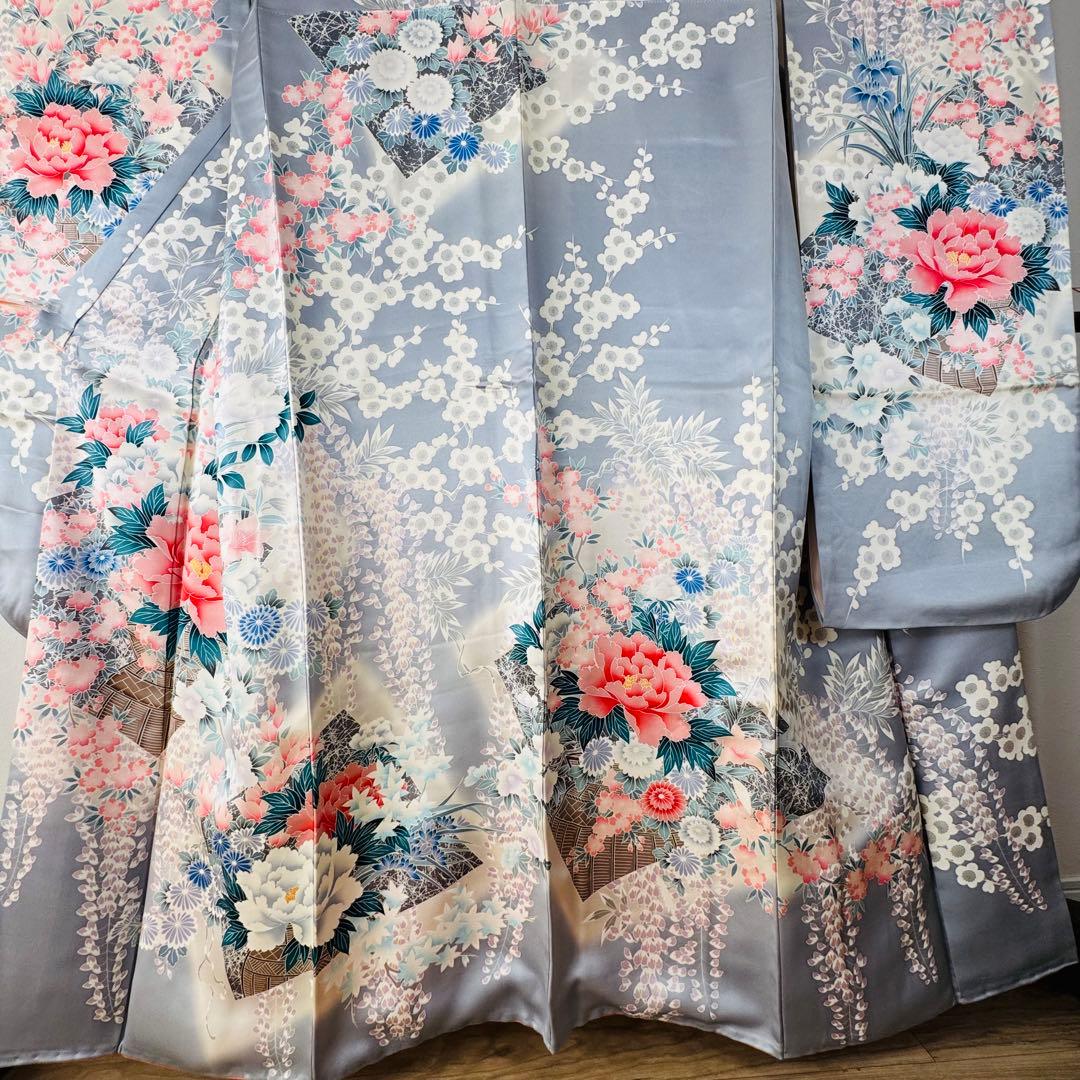 美品　現代　振袖　成人式　着物　正絹　163裄68 シルバー　水色　ピンク　花柄