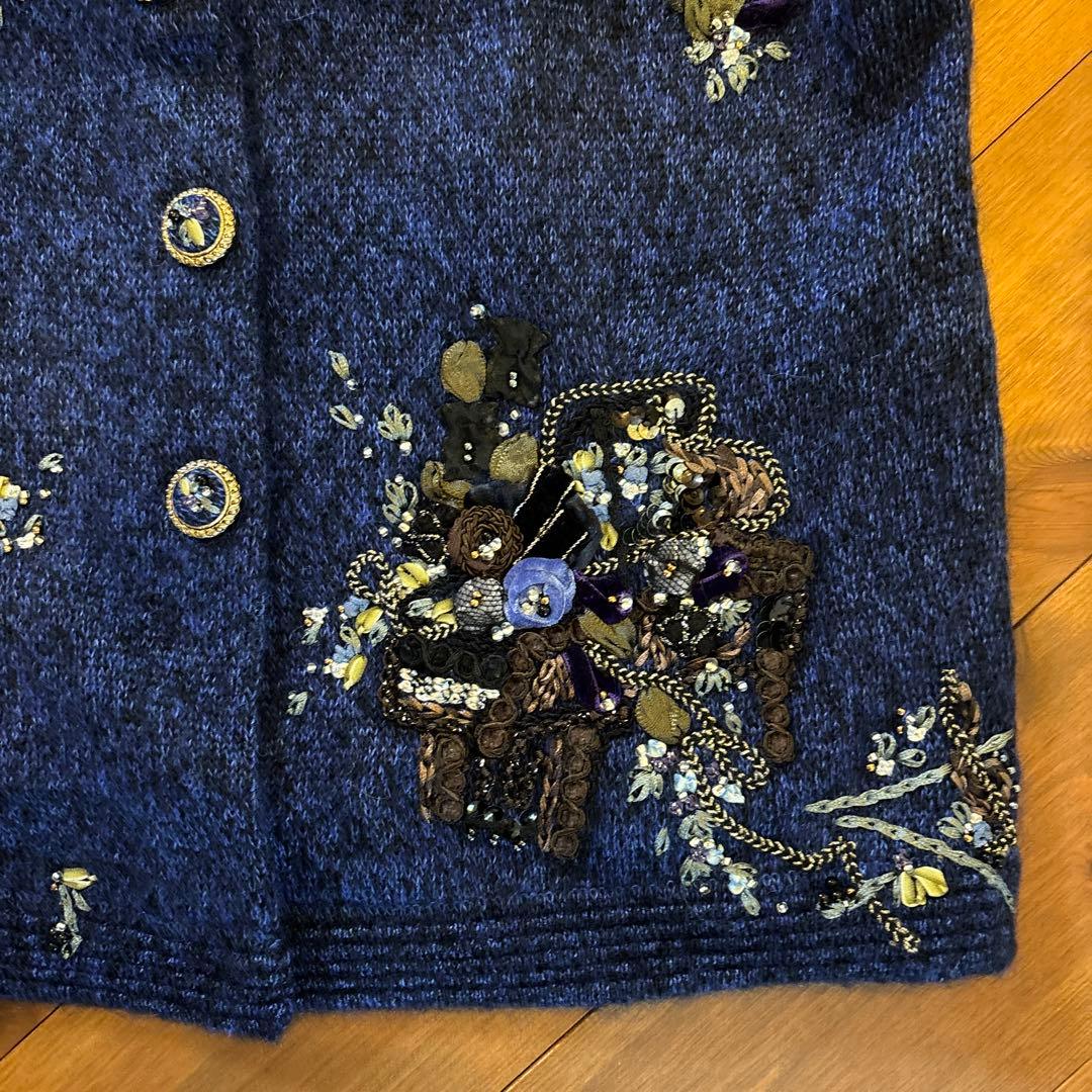 アトリエサガン　刺繍ネイビー カーディガン