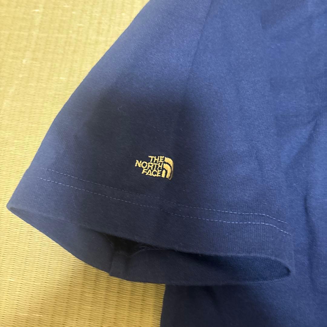 BEAMS×THE NORTH FACE アシンメトリーロゴTシャツ