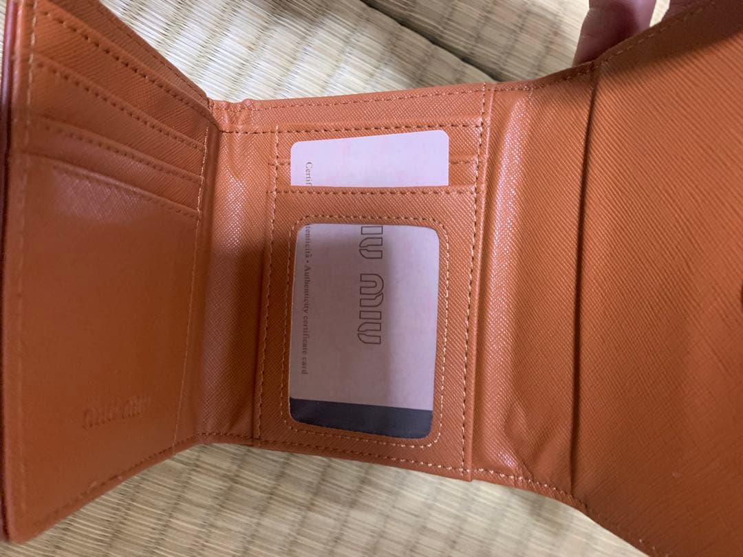 miiu 三つ折り財布 ブラウンNOVELTY