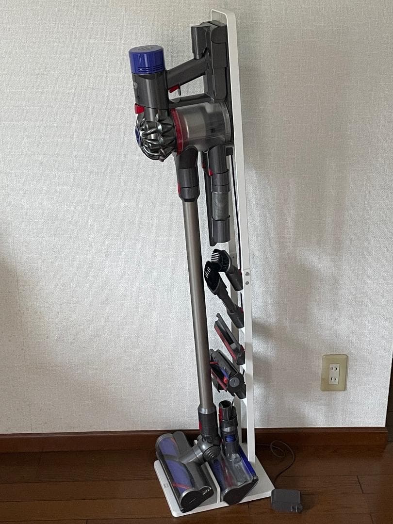 Dyson V10 本体・アタッチメント・スタンドセット 【ジャンク扱い】