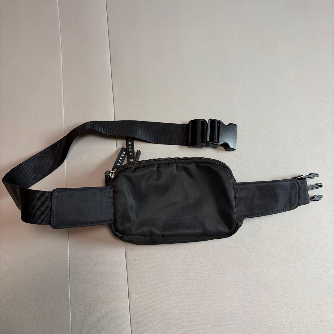PRADA ブラック ボディバッグ　ヴィンテージ品