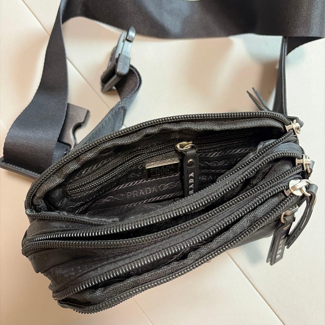 PRADA ブラック ボディバッグ　ヴィンテージ品