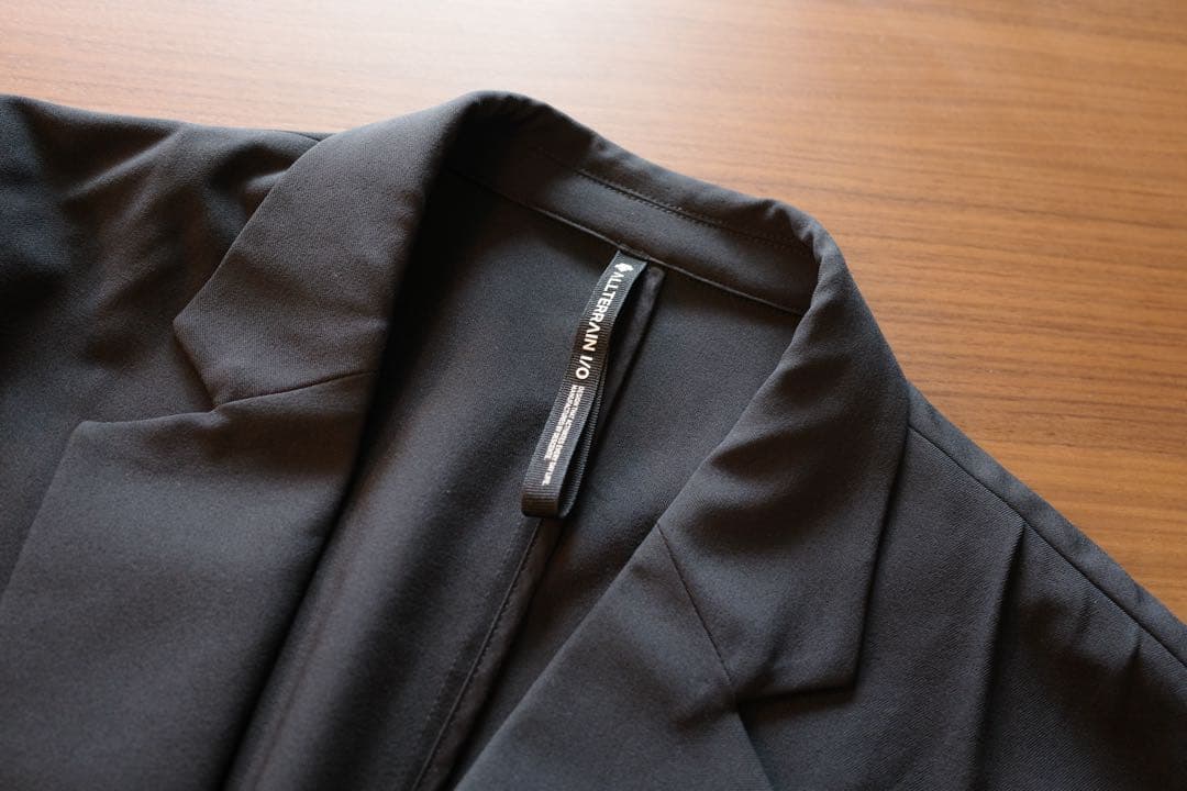DESCENTE テックテイラードジャケット DLMWGC32X M