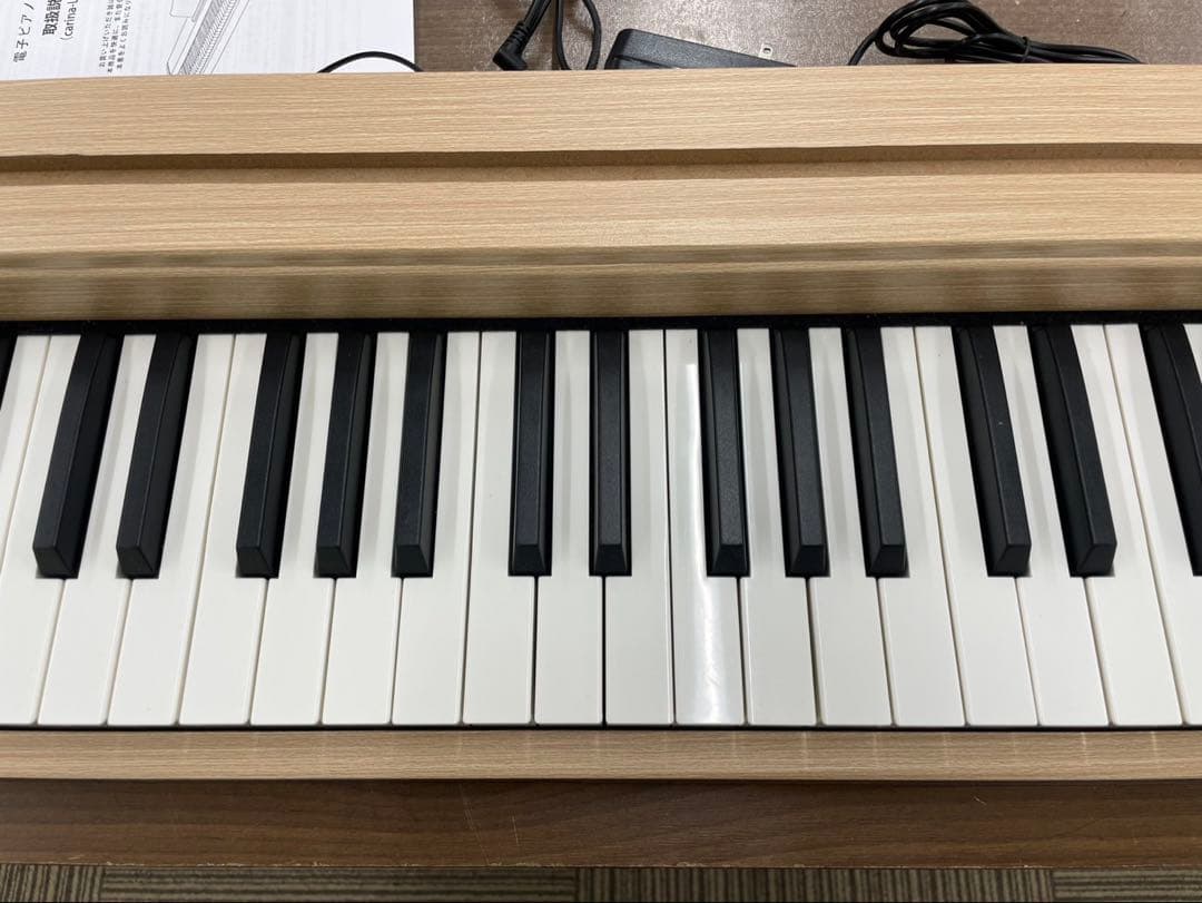 電子ピアノ88鍵盤　木目調ボディ　給電タイプ　オークベージュ