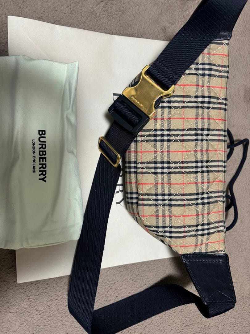 BURBERRY ボディバッグ