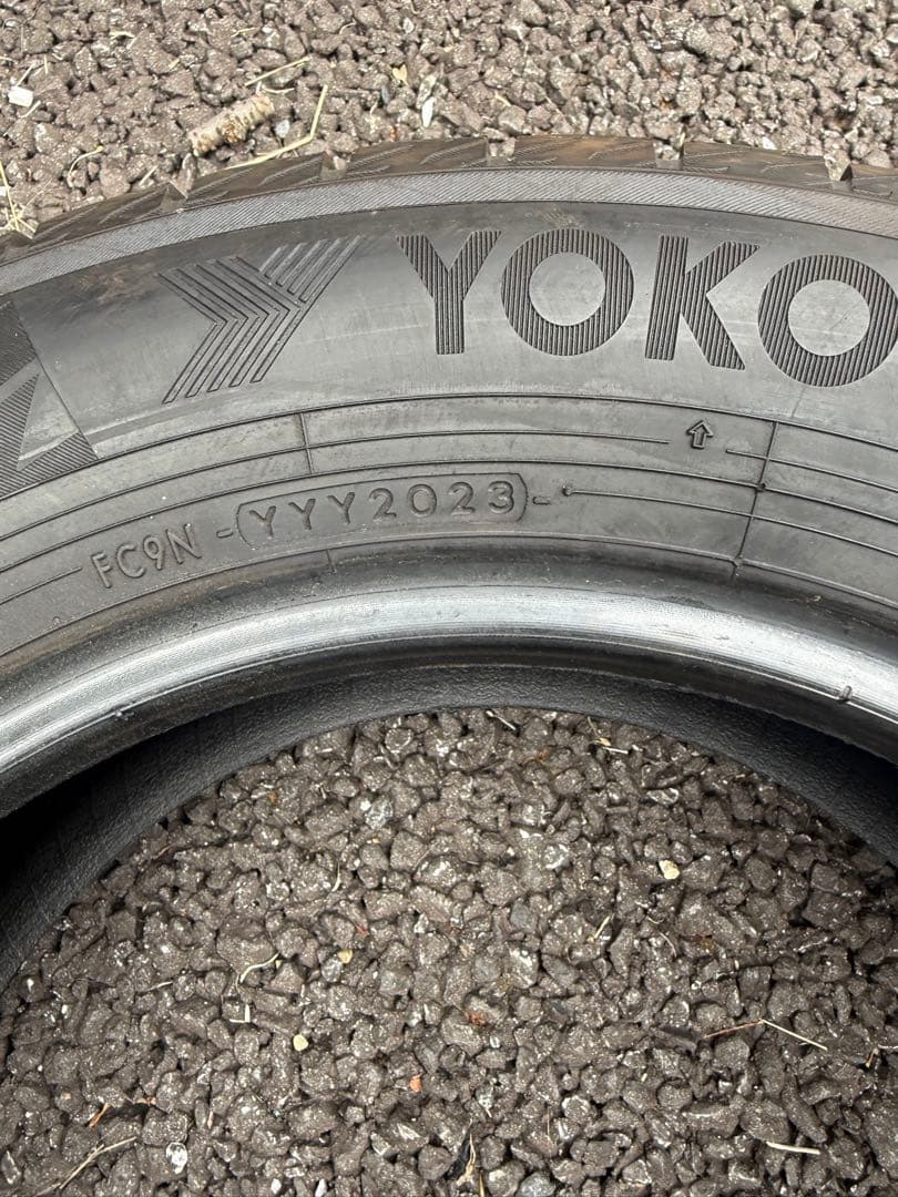 わた195/65R15 ヨコハマ iG70 スタッドレス バリ溝送料無料①