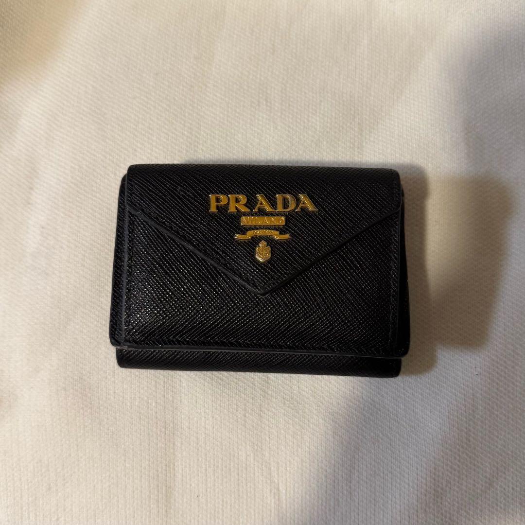 【お値下げ中】PRADA ブラック 三つ折り財布